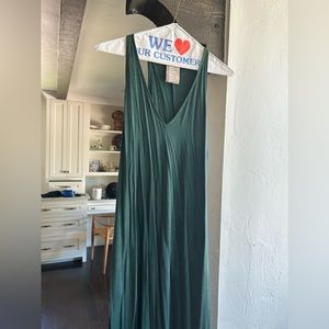 Size M.   Green jersey dress.